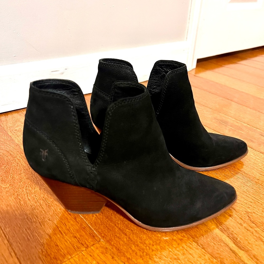 Frye Reina Black Leather Nubuck Heeled Western Ankle Cut Out Booties Size 8.5